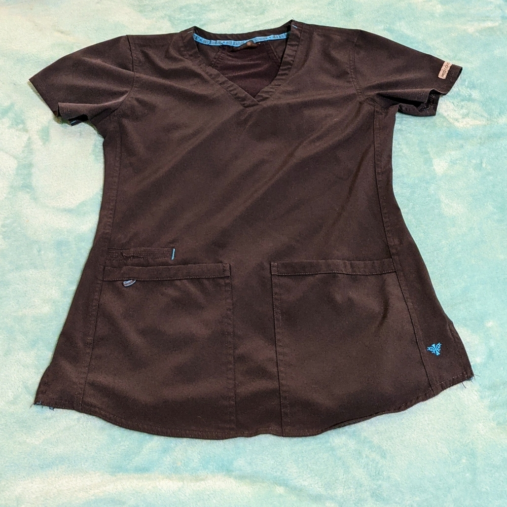 Med Couture grey scrub top